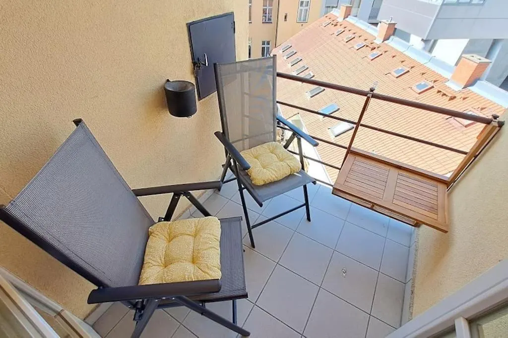 Modern Studio With Balcony, Tv Prague