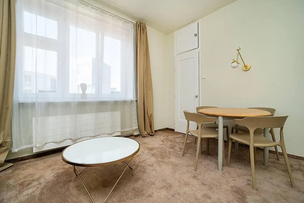 Modern Studio With Balcony, Tv Prague 0*,