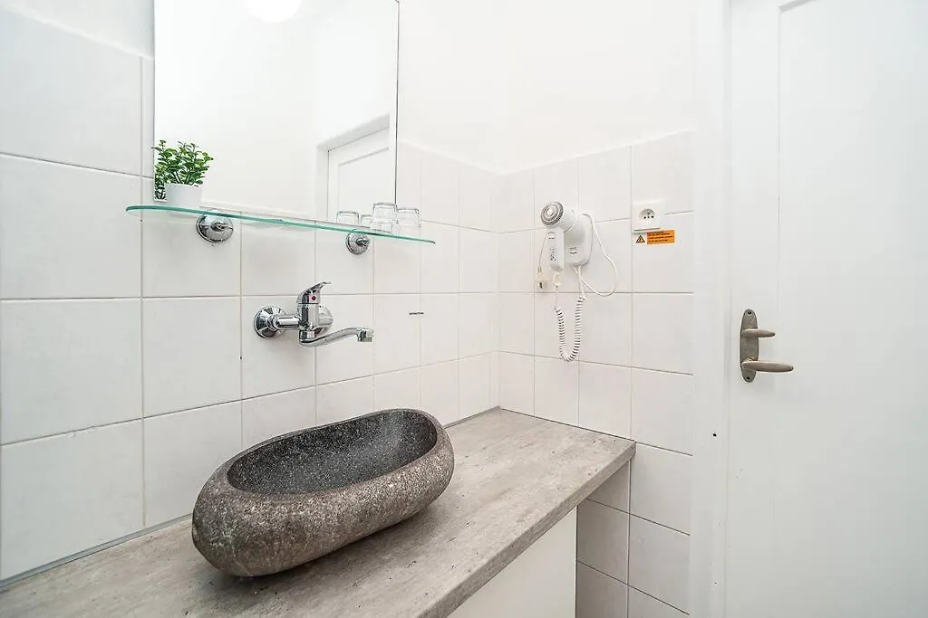 Apartment In Zizkov -504- プラハ